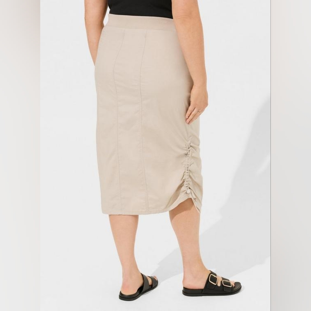 Torrid Maxi Poplin Cargo Skirt 3X 22/24 NWT - Picture 3 of 4